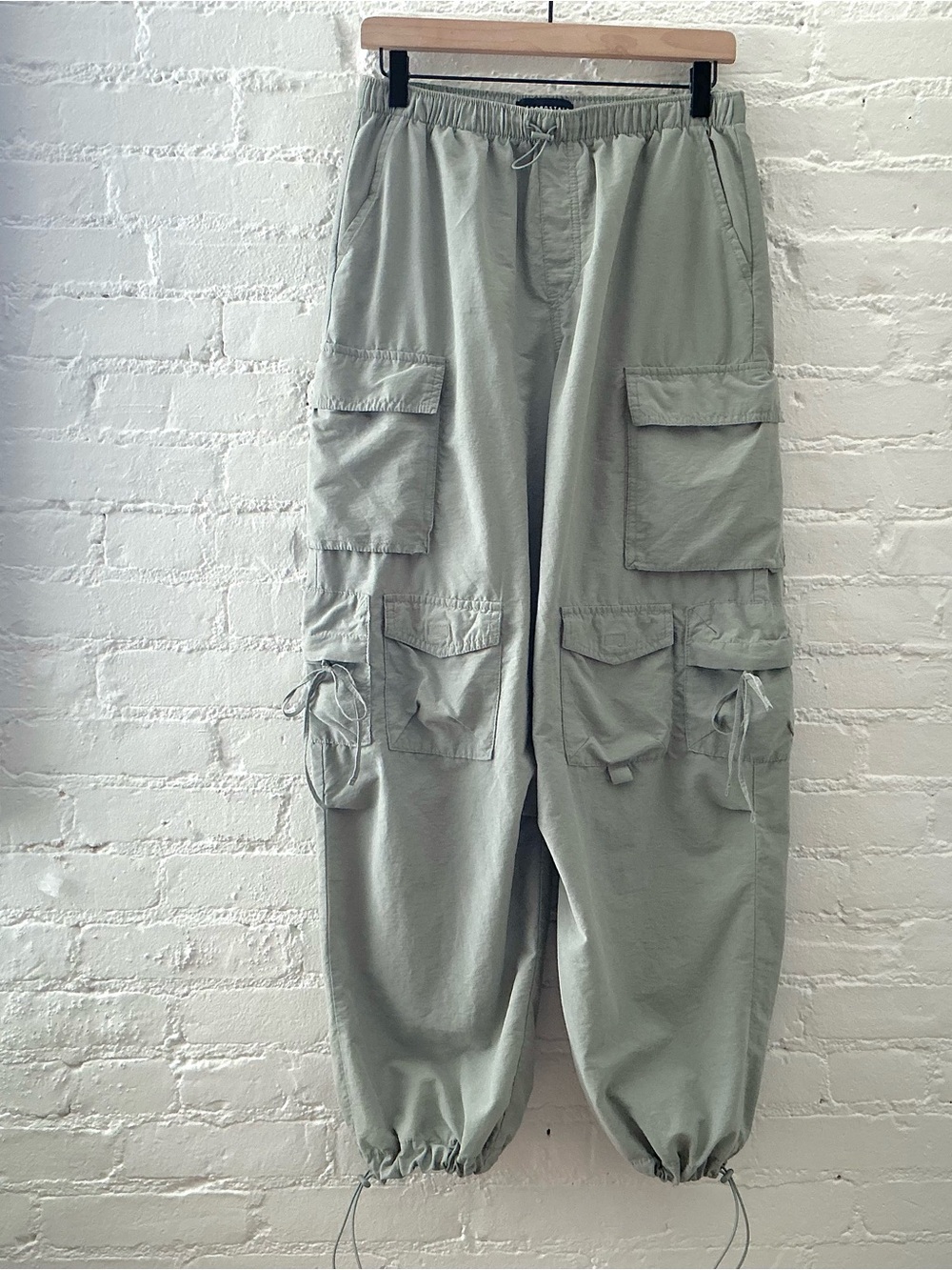 Aeropostale Sage Green Baggy Cargo Pants Drawstring Waist Parachute Cinch Cuffs
